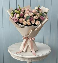 Букет цветов из:  Розы и Лизиантусы в Ржеве