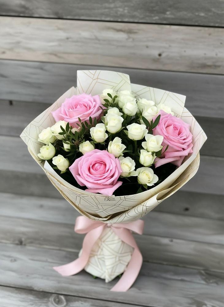 Букет цветов из: Розы в Ржеве