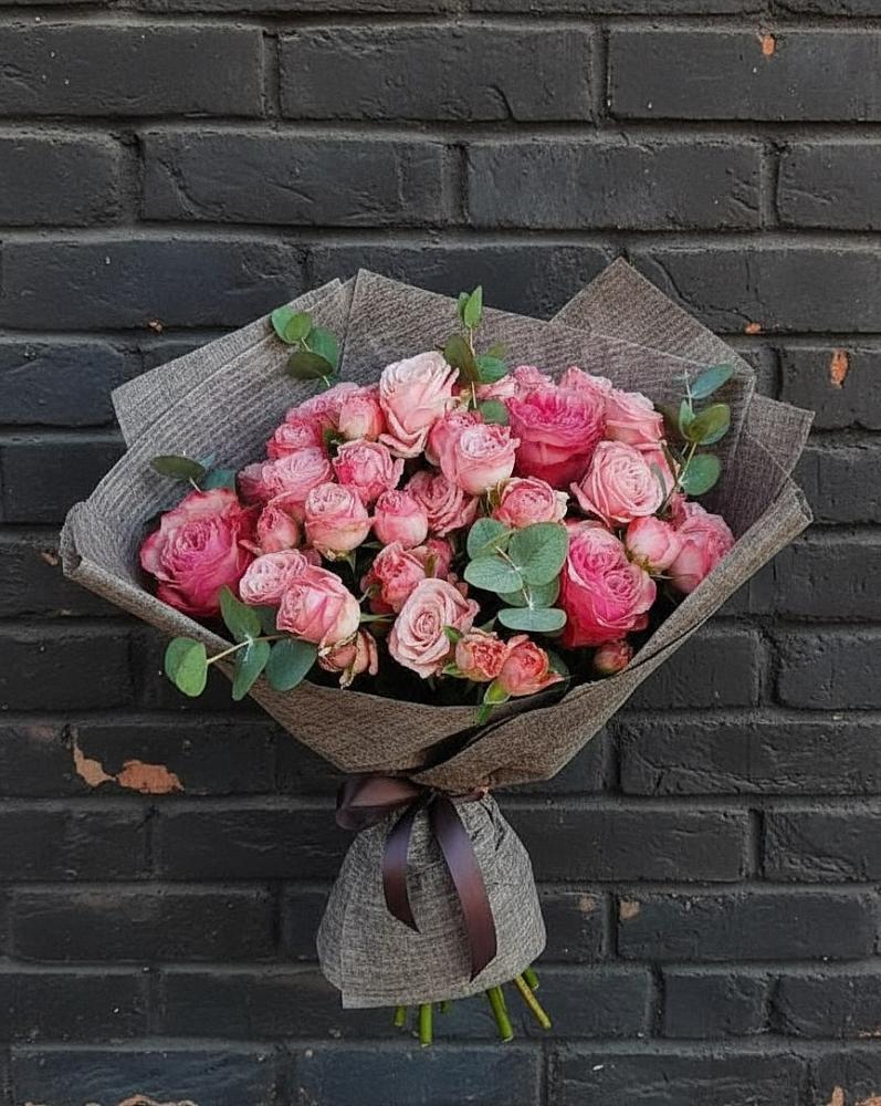 Букет цветов из: Розы в Ржеве