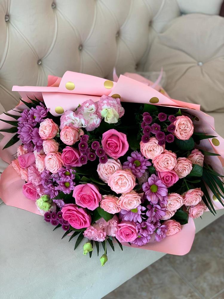 Букет цветов из: Хризантемы, Розы и Лизиантусы в Ржеве