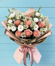 Букет цветов из:  Розы, Альстромерии и Лизиантусы в Ржеве