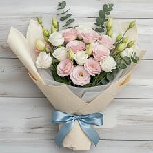 Букет цветов из:  Лизиантусы в Ржеве