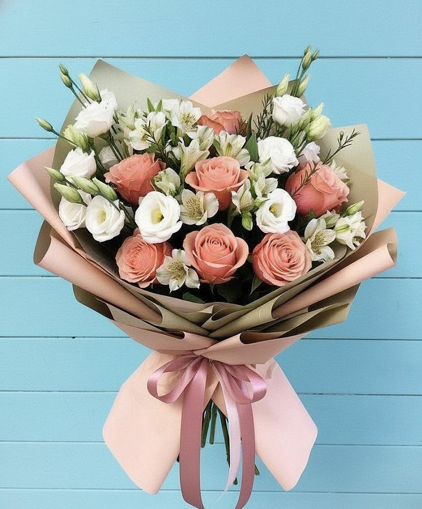 Букет цветов из: Розы, Альстромерии и Лизиантусы в Ржеве