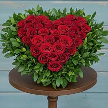 Цветочная композиция из Розы в виде сердца в Ржеве