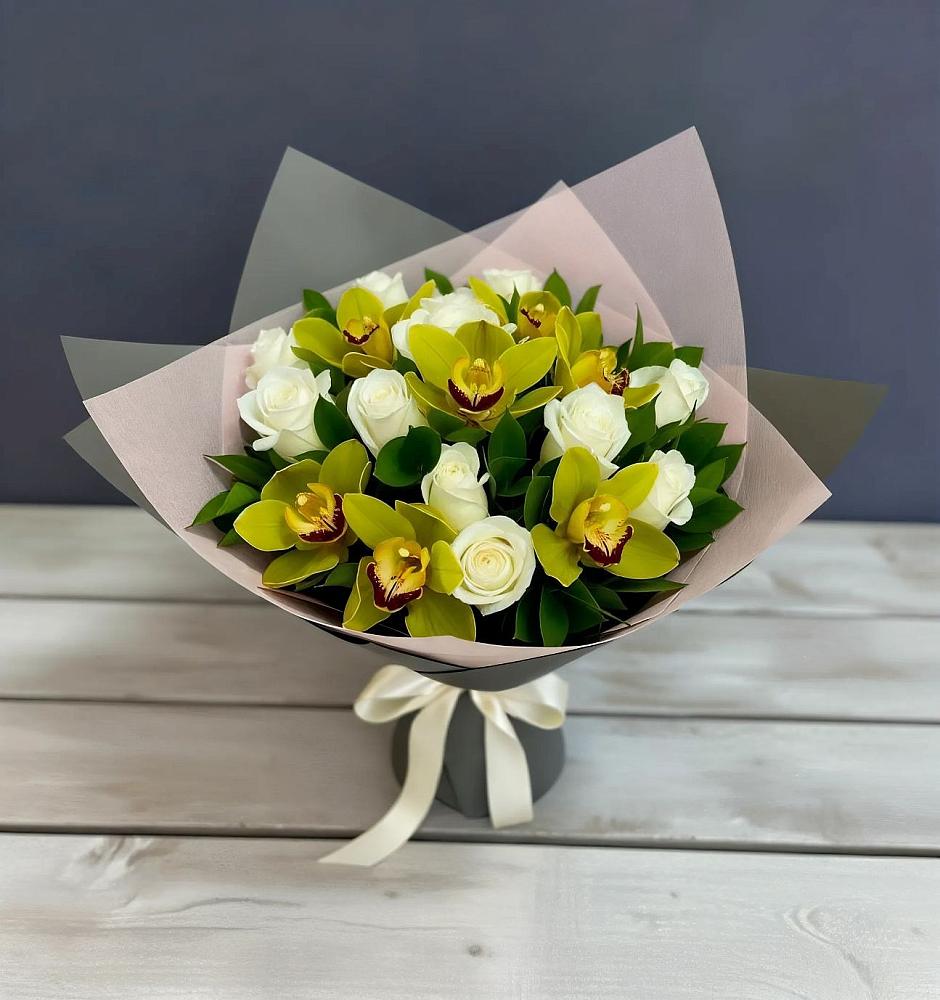 Букет цветов из: Орхидеи и Розы в Ржеве