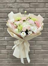 Букет цветов из:  Гвоздики, Розы, Лизиантусы и Хризантемы в Ржеве