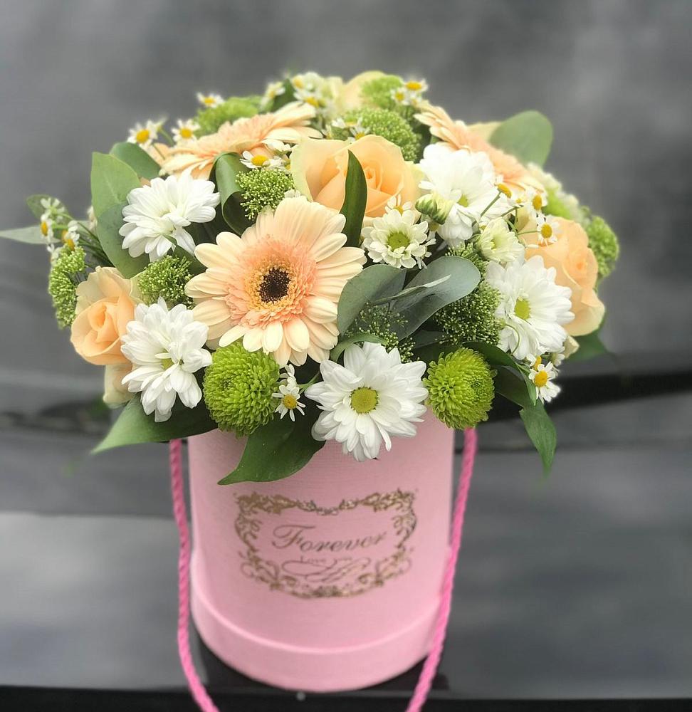 Цветочная композиция из Розы, Герберы и Хризантемы в шляпной коробке в Ржеве