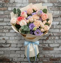 Букет цветов из:  Розы, Лизиантусы и Гвоздики в Ржеве